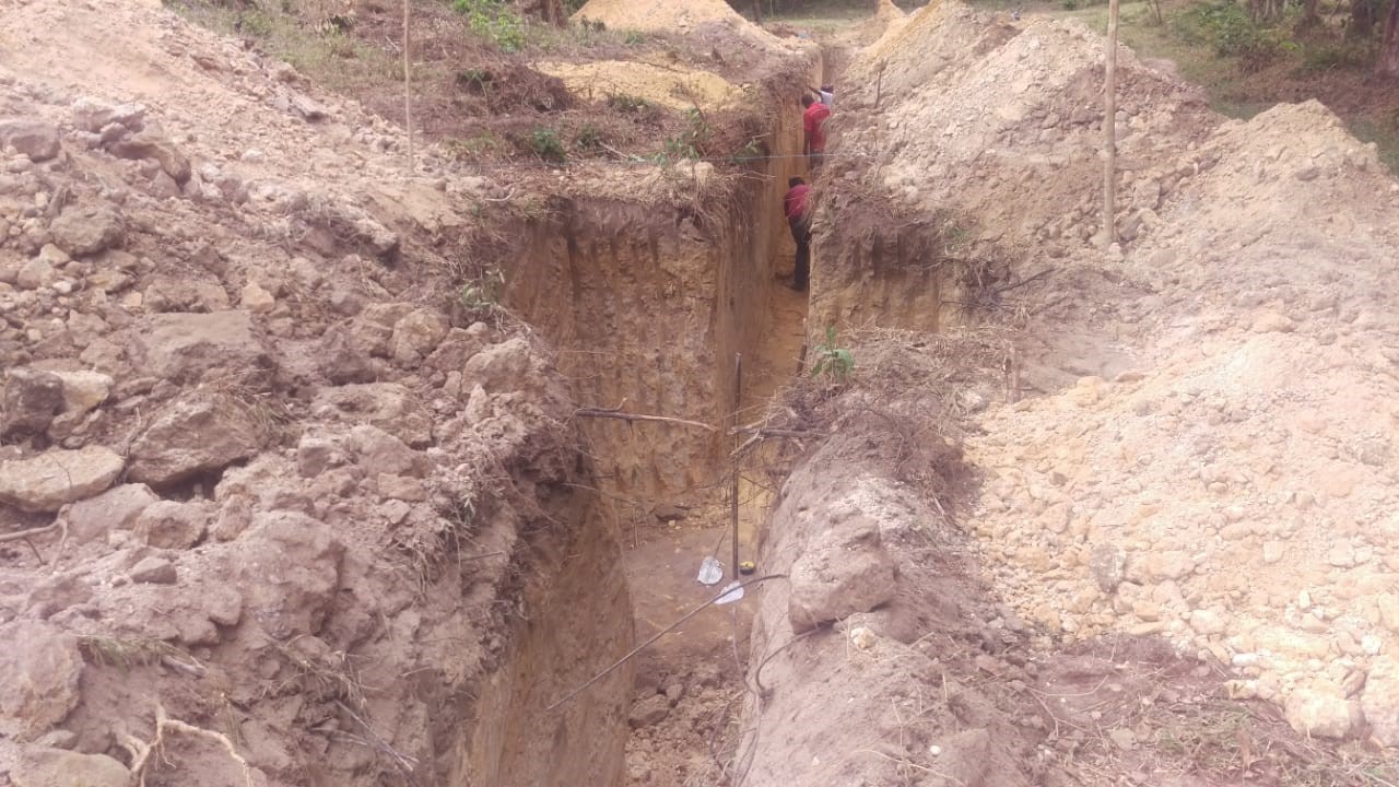 EXCAVACION A MANO EN CEPAS MATERIAL SECO TIPO II, PROFUNDIDAD DE 0.00 A 2.00 M., INCLUYE: AFINE DE TALUDES Y FONDO, MANO DE OBRA, HERRAMIENTA Y EQUIPO NECESARIO.					
					
